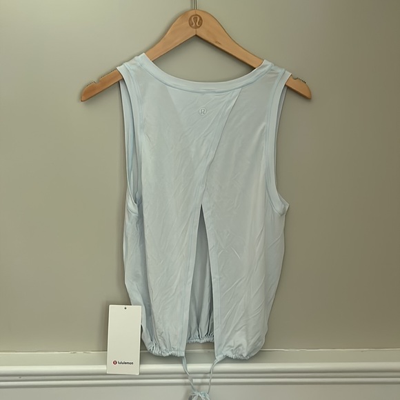 NWT Lululemon Calm and Serene Tank Sz 4 Pale Blue Open Tie Back - Picture 3 of 9